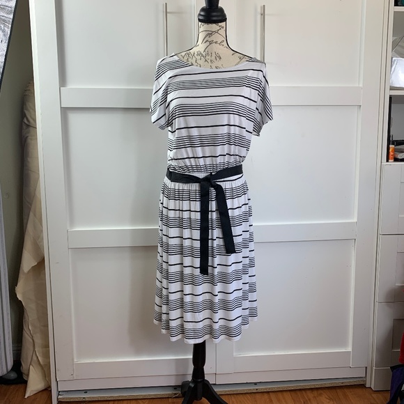 how to wear a belt with a summer dress